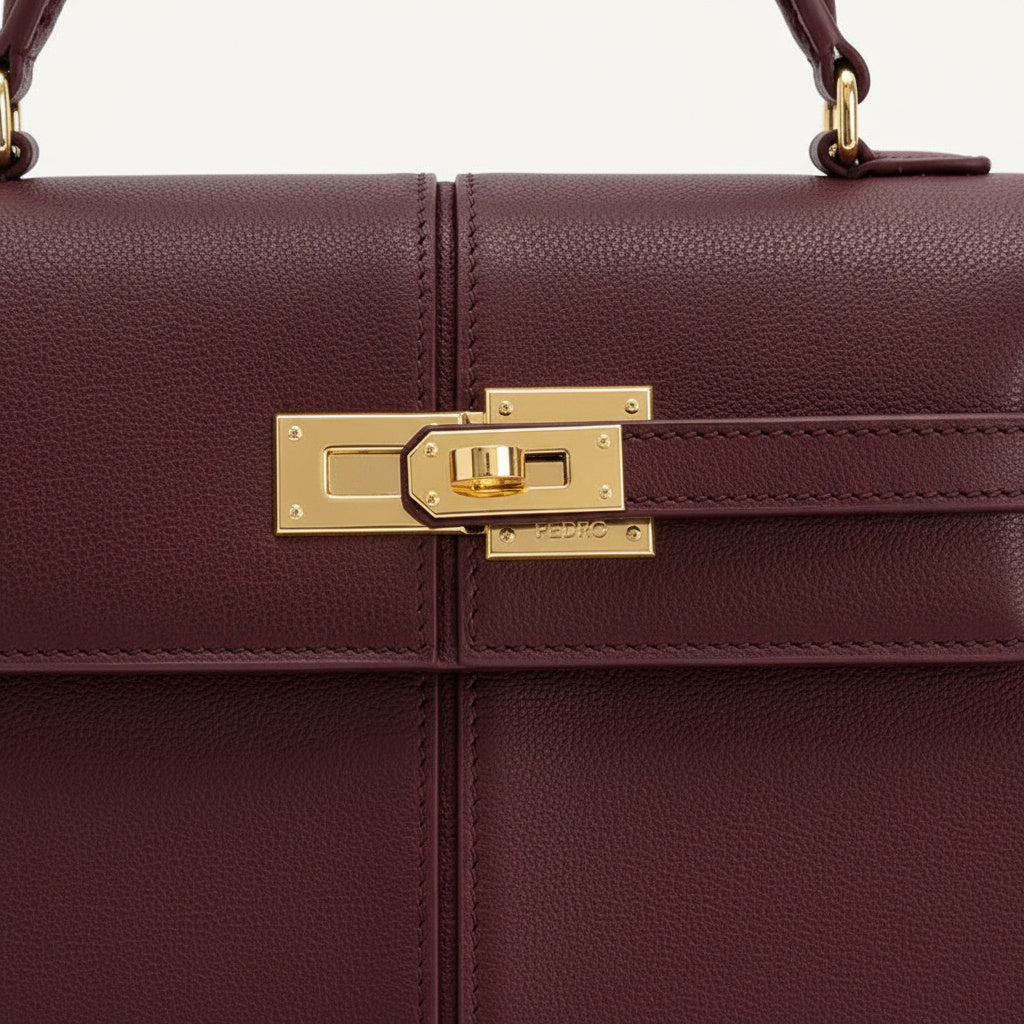 Sac à Main Femme Élégant en Cuir Rouge Bordeaux avec Fermoir Doré