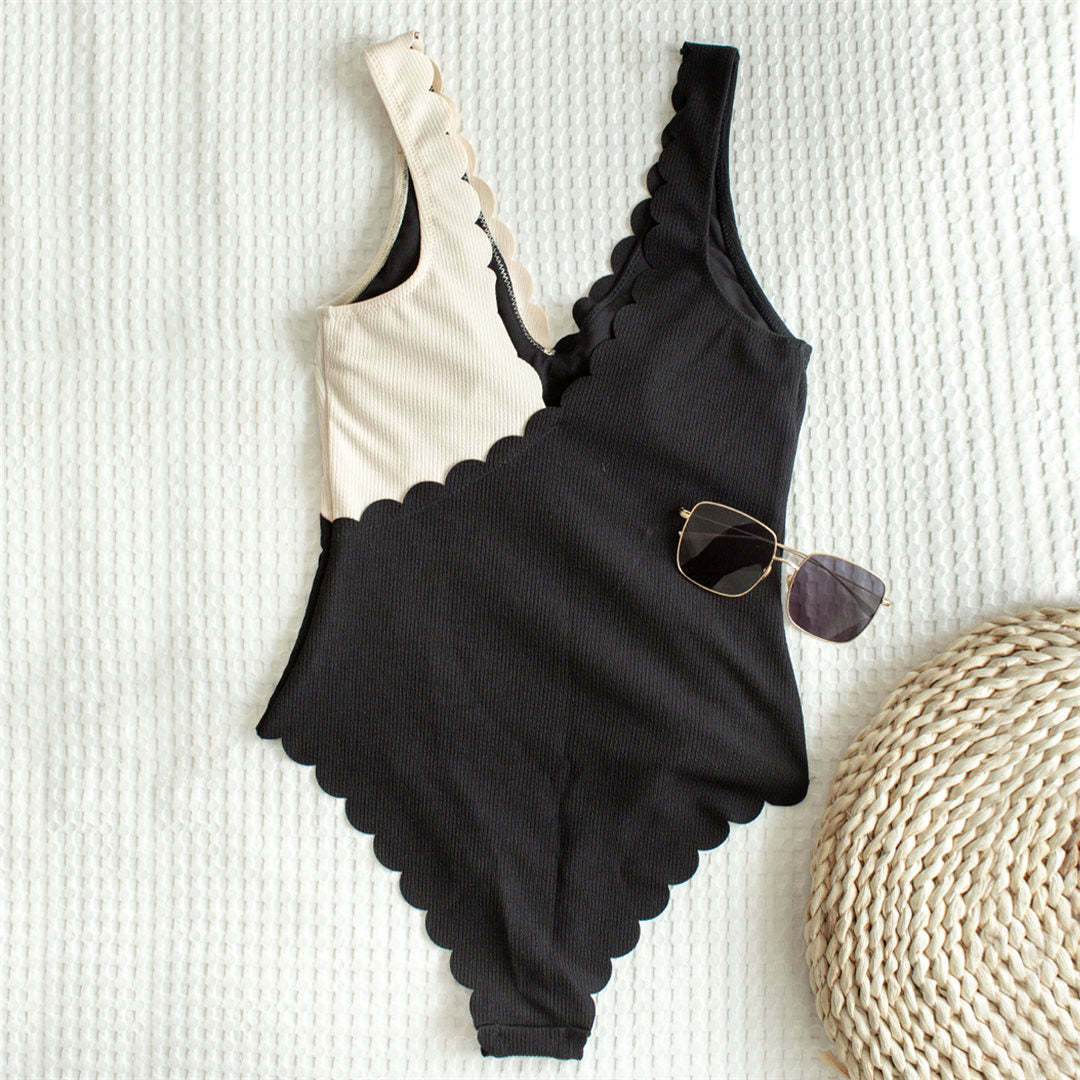 Maillot de bain une pièce noir et blanc